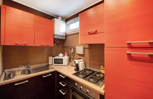 Bardolino Apartment | Apartment 'Amedeo' with Lake Views, Balcony & Air Conditioning