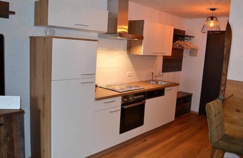 Weidach Apartment | Apartment "Andy's Bergblick" with Mountain View, Wi-Fi & Balcony