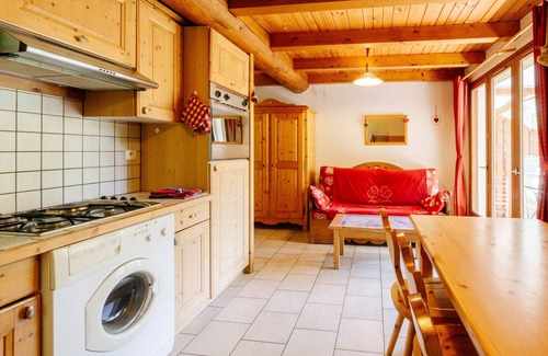 Valloire Apartment | Apartment 'Anémone' with Mountain View, Shared Terrace and Wi-Fi