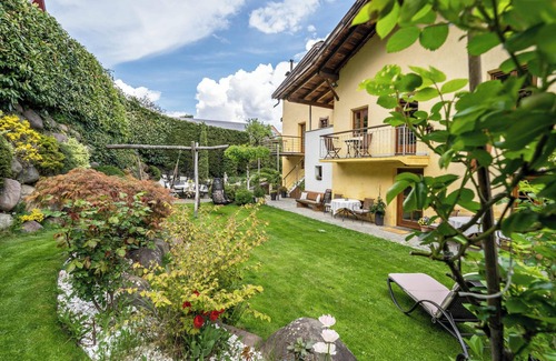 Tesimo Apartment | Apartment 'Ansitz Gurtenhof Graf v Frankenberg' with Mountain View & Wi-Fi