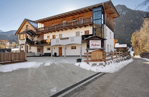 Mareo Apartment | Apartment 'Antersi Silvia' with Mountain View, Shared Garden and Wi-Fi