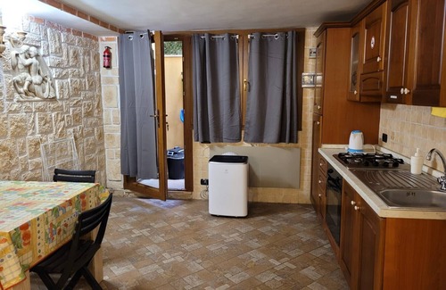 Anzio Apartment | Apartment Anzio - Roman Tavern Studio with Wi-Fi and Air Conditioning