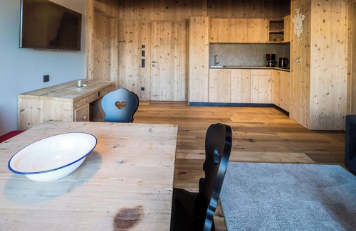 Fie allo Sciliar Apartment | Apartment 'Aparment Deluxe 8' with Mountain View, Private Terrace and Wi-Fi