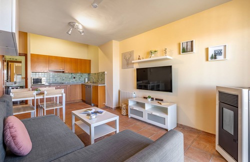Pradollano Apartment | Apartment 'Apartamento Superior 31 C' with Mountain View, Private Terrace and Wi-Fi