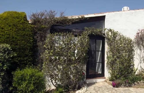 Son Xoriguer Apartment | Apartment 'Apartamento 1 Dormitorio III' with Private Terrace and Shared Garden