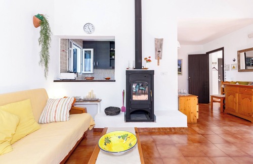 Son Xoriguer Apartment | Apartment 'Apartamento 2 Dormitorios' with Private Terrace and Shared Garden