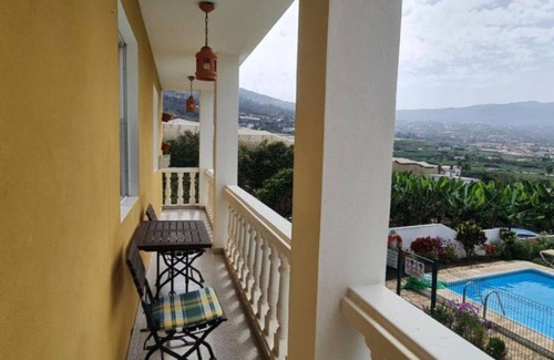 Los Llanos de Aridane Apartment | Apartment 'Apartamento 5' with Shared Pool, Private Terrace and Wi-Fi