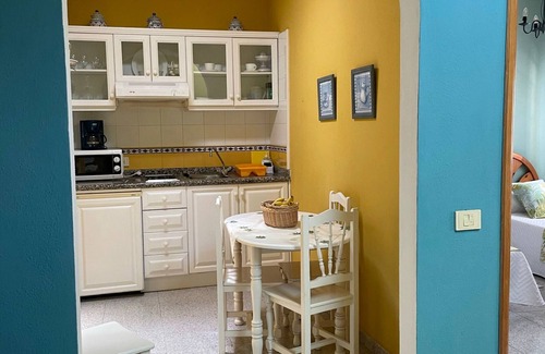 Los Llanos de Aridane Apartment | Apartment 'Apartamento 3' with Shared Pool, Private Terrace and Wi-Fi