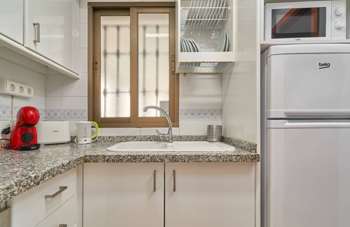 Almunecar Apartment | Apartment "Apartamento Alcazar" with Mountain View, Shared Pool & Wi-Fi