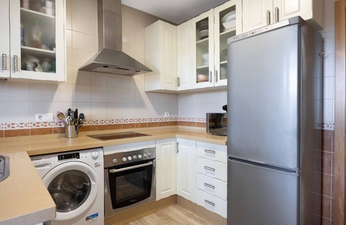 Poblado Sancti Petri Apartment | Apartment 'Apartamento Costa Castillo' with Shared Pool, Wi-Fi and Air Conditioning
