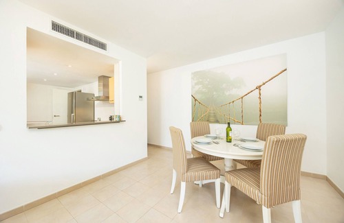 Puerto de Pollensa Apartment | Apartment 'Apartamento Port' with Mountain View, Wi-Fi and Air Conditioning