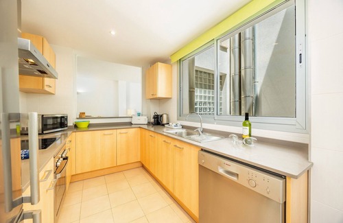 Puerto de Pollensa Apartment | Apartment 'Apartamento Port' with Mountain View, Wi-Fi and Air Conditioning
