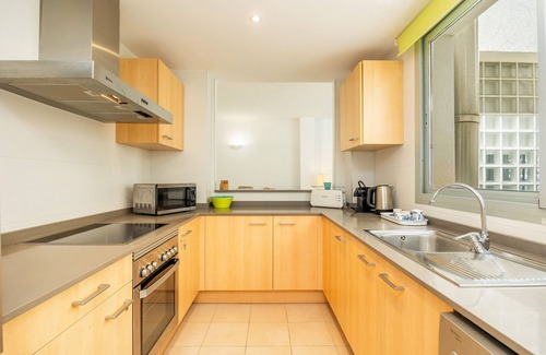 Puerto de Pollensa Apartment | Apartment 'Apartamento Port' with Mountain View, Wi-Fi and Air Conditioning