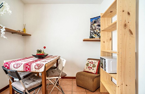 Strembo Apartment | Apartment "Aparthotel Strembo Casinei" with Mountain View & Shared Garden