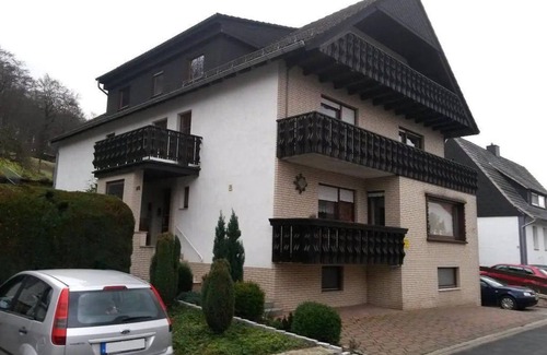 Neuenheerse Apartment | Apartment/apartment, shower and bath, WC, balcony - Ferienwohnung Am Waldrand
