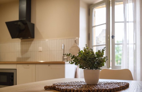 Domme Apartment | Apartment-Apartment-Ensuite with Bath-City view