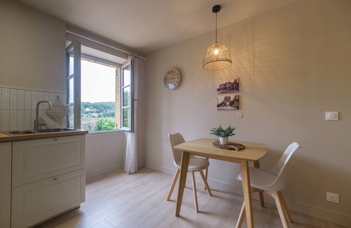 Domme Apartment | Apartment-Apartment-Ensuite with Bath-City view