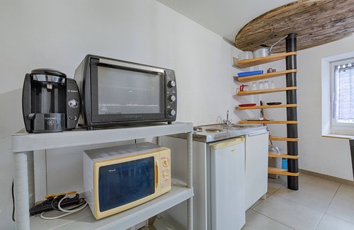 Flaviac Apartment | Apartment 'Appart Flaviac' with Mountain View, Shared Terrace and Wi-Fi