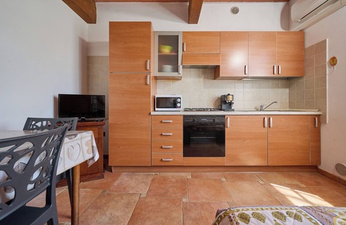 Gavorrano Apartment | Apartment 'Appartamento Sofia' with Shared Pool, Wi-Fi and Air Conditioning