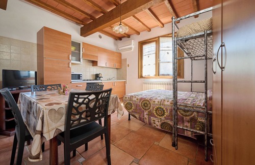 Gavorrano Apartment | Apartment 'Appartamento Sofia' with Shared Pool, Wi-Fi and Air Conditioning