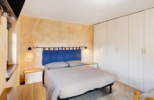 Gembre Apartment | Apartment 'Appartamenti Millenium Blu' with Mountain View, Shared Garden and Wi-Fi