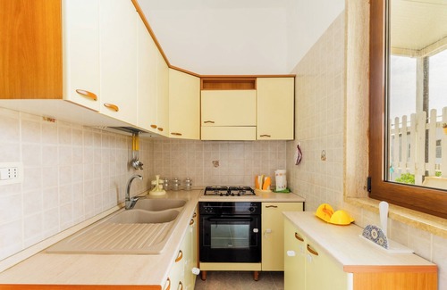 Racale Apartment | Apartment 'Appartamento Maria' with Private Terrace, Wi-Fi and Air Conditioning