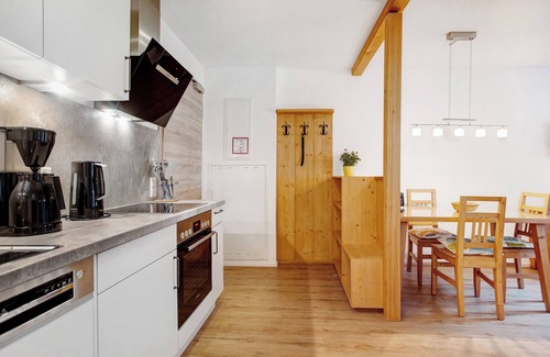 Ebersberg District Apartment | Apartment 'Appartement 2' with Shared Terrace, Shared Garden and Wi-Fi