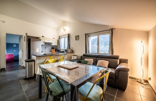 Allinges Apartment | Apartment 'Appartement Coté Montagne' with mountain view, air conditioning