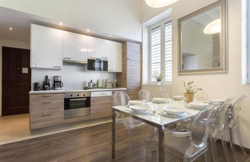La Croix Rousse Apartment | Apartment 'Appartement Le Jacquard Lyon Centre' with Wi-Fi and Air Conditioning