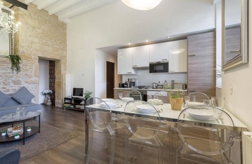 La Croix Rousse Apartment | Apartment 'Appartement Le Jacquard Lyon Centre' with Wi-Fi and Air Conditioning
