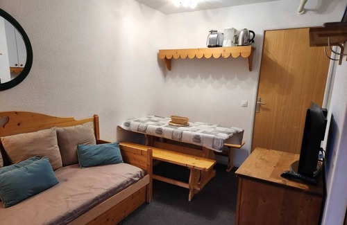 Risoul Apartment | Apartment 'Appartemment 6 Couchages Risoul' with Mountain View and Balcony