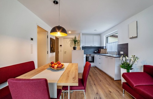 Naturno Apartment | Apartment 'Appartment Amo' with Mountain View, Wi-Fi and Air Conditioning