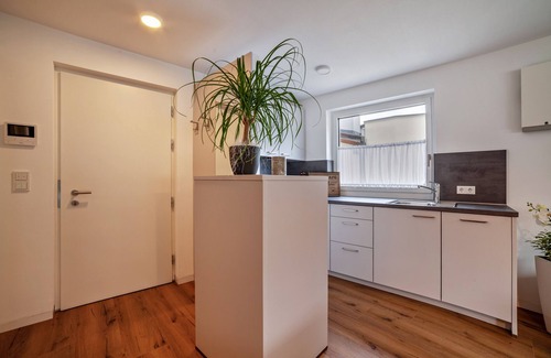 Naturno Apartment | Apartment 'Appartment Amo' with Mountain View, Wi-Fi and Air Conditioning