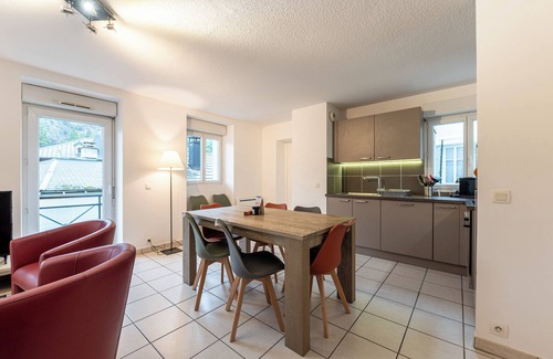 Brides-les-Bains Apartment | Apartment 'Appt Alba 6 Pers Plein Centre' with Mountain View, Private Terrace and Wi-Fi