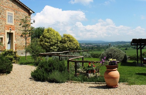 Pergine Valdarno Other | Apartment ARANCIONE with private entrance, equipped garden and shared pool.