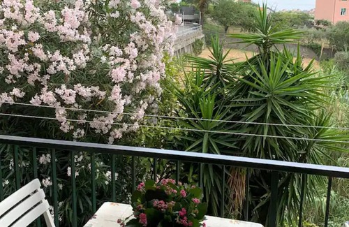 Arenzano Apartment | Apartment "Arenzano, a 2 km dal Mare" with Balcony & A/C