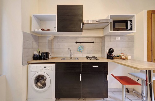 Loano Apartment | Apartment 'Argentina' with Balcony, Wi-Fi and Air Conditioning