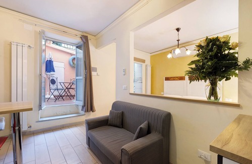 Loano Apartment | Apartment 'Argentina' with Balcony, Wi-Fi and Air Conditioning