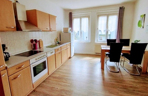 Goerlitz Condo | Apartment at Birkenwäldchen in Görlitz Rauschwalde-Altstadt & lake within easy reach