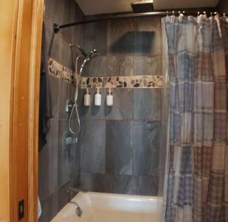 Frankfort Apartment | Apartment at Fieldstone Manor