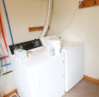 Frankfort Apartment | Apartment at Fieldstone Manor