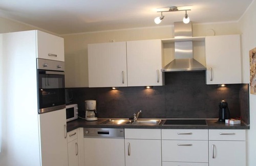 Bettenfeld Apartment | Apartment At Friedel - 2-bed apartment shower and bath/WC, 1 bedroom