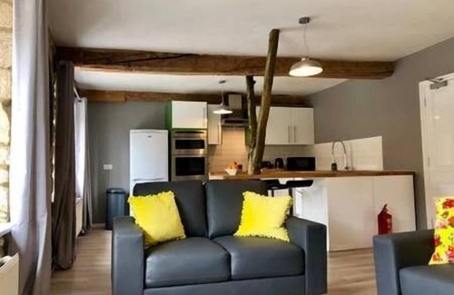 Woodchester Apartment | Apartment at Old Fleece Apartments