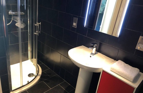 Woodchester Apartment | Apartment at Old Fleece Apartments