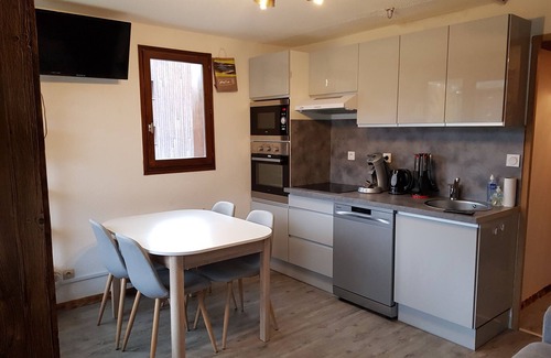 Les Esserts Apartment | Apartment at the foot of the Morillon les esserts slopes with private wifi