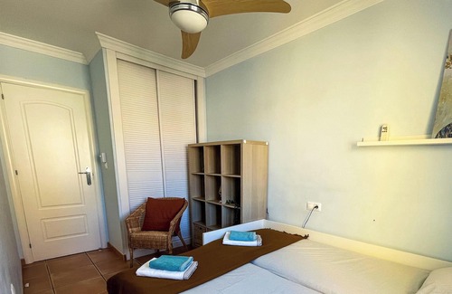 El Morche Apartment | Apartment "Atico Leonardo" with Sea View, Shared Pool & Wi-Fi