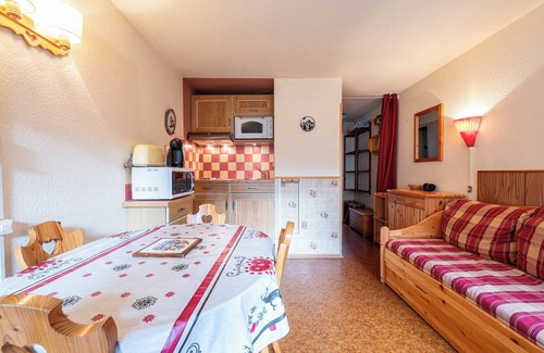 Reberty Apartment | Apartment 'Au Pied Des Pistes' with Balcony