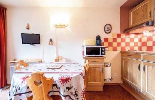 Reberty Apartment | Apartment 'Au Pied Des Pistes' with Balcony