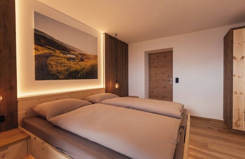 Longomoso Apartment | Apartment Aura - Balcony with a view of the mountains