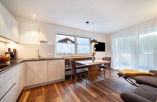 Naturno Apartment | Apartment 'Aurelia' with Mountain View, Wi-Fi and Air Conditioning